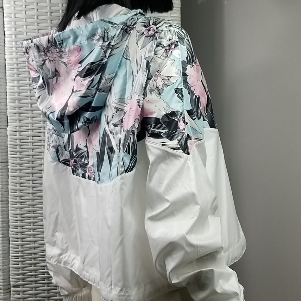 Nike Floral Cropped Windrunner Jacket AR5151 100 - Picture 10 of 14